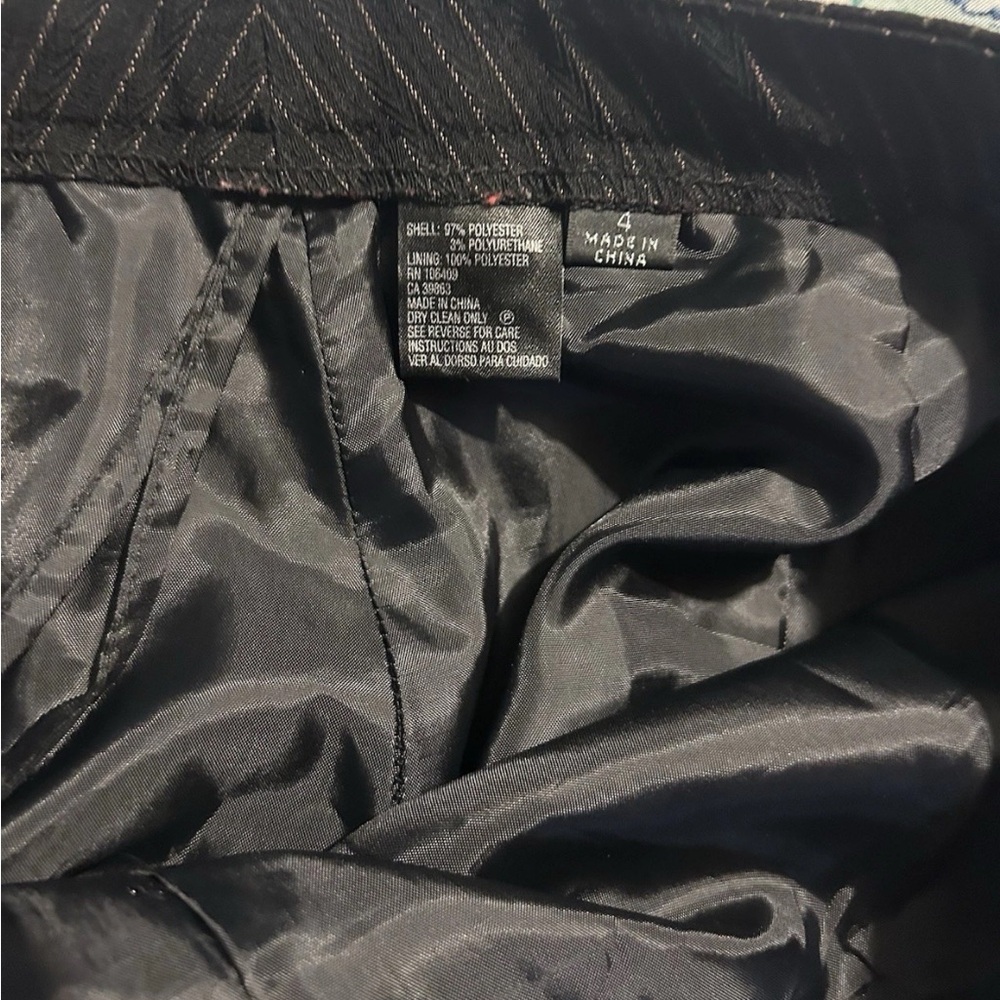 Tahari Arthur S Levine Black Pinstripe Blazer/Pants Suit with White Piping Sz 4 - Picture 9 of 9